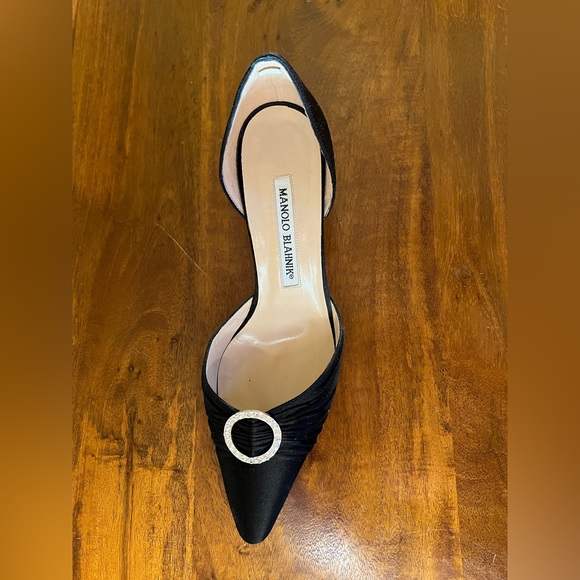 Manolo Blahnik 🖤💖 kitten satin buckle pumps, size: 6 - Picture 11 of 13